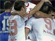 Bóng đá anh, ngoại hạng anh, lịch thi đấu euro 2012, Sevilla in hình CĐV trên áo đấu